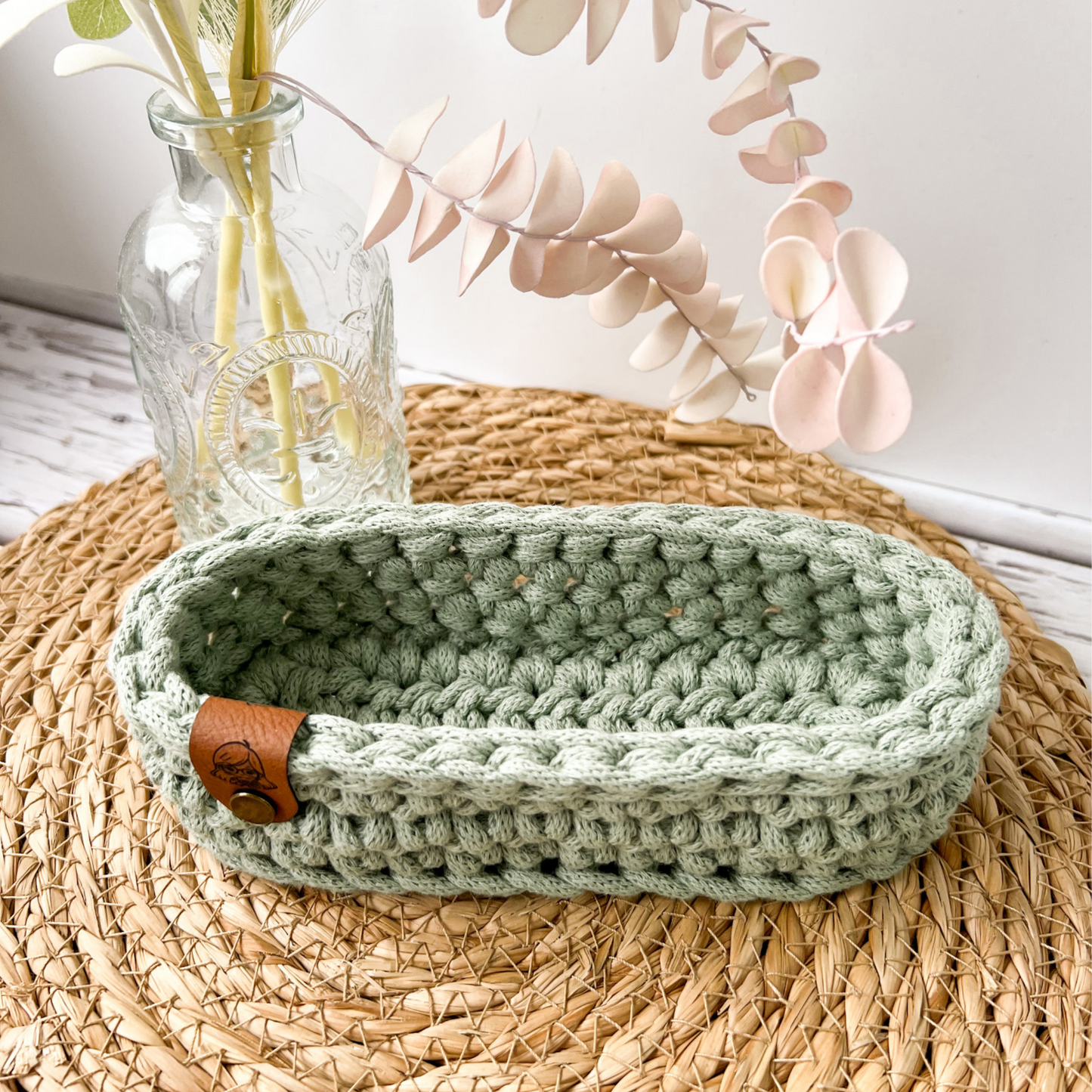 OVAL CROCHETED GLASSES BASKET